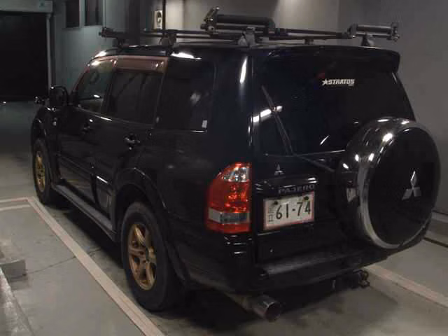 MITSUBISHI PAJERO