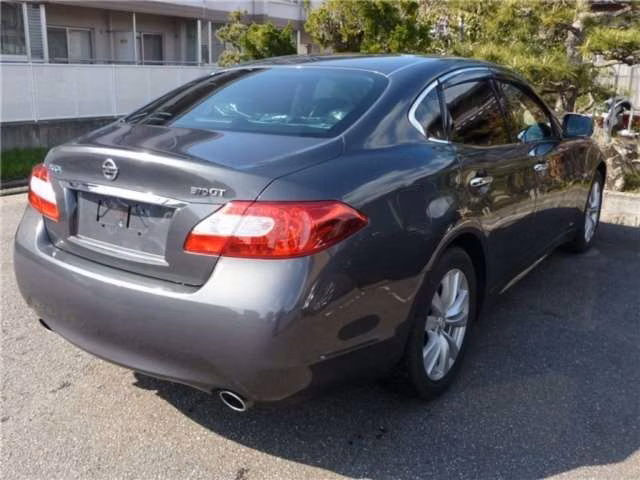 NISSAN FUGA