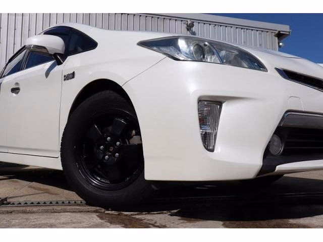 TOYOTA PRIUS PHV