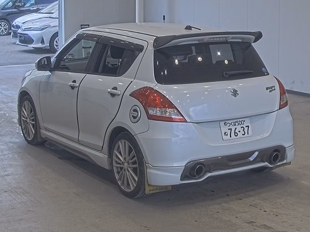 SUZUKI SWIFT