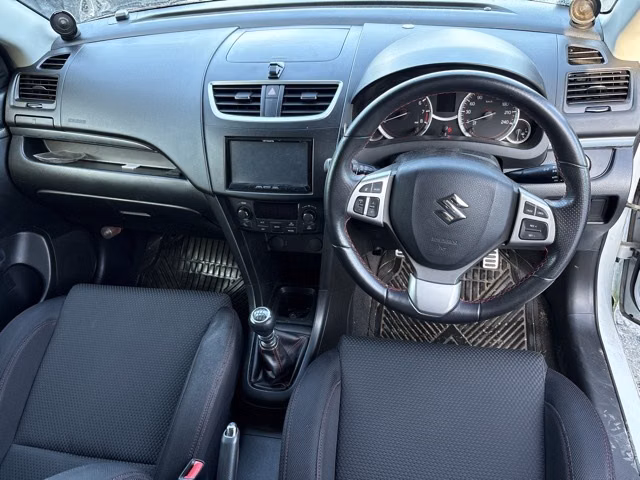 SUZUKI SWIFT