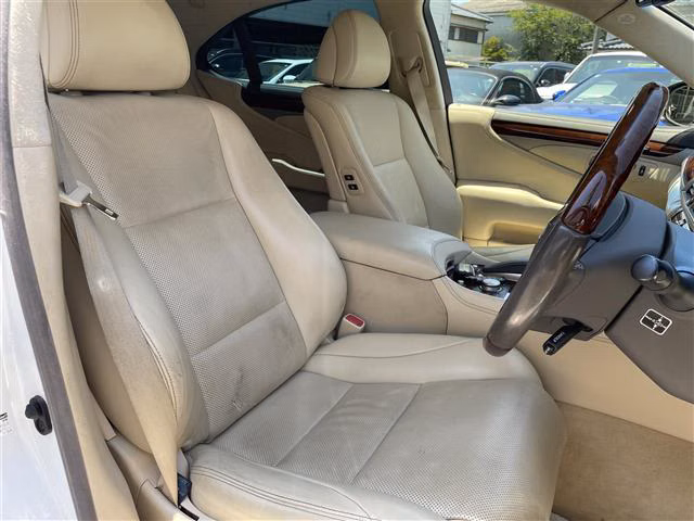 LEXUS LS460