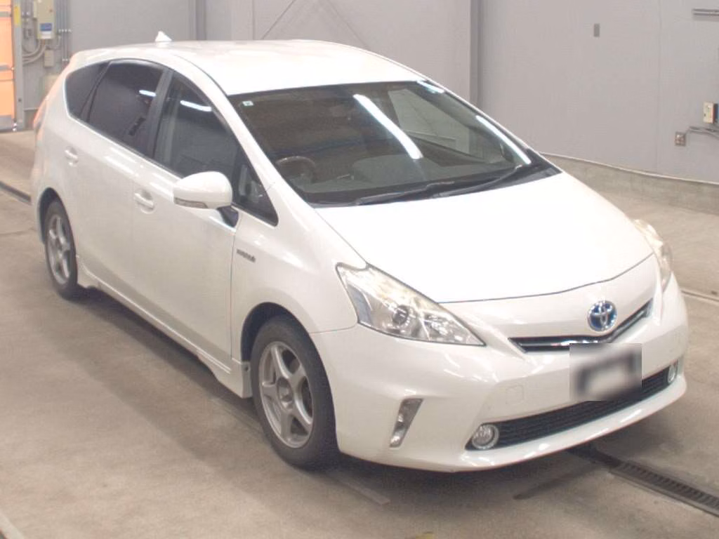 TOYOTA PRIUS ALPHA