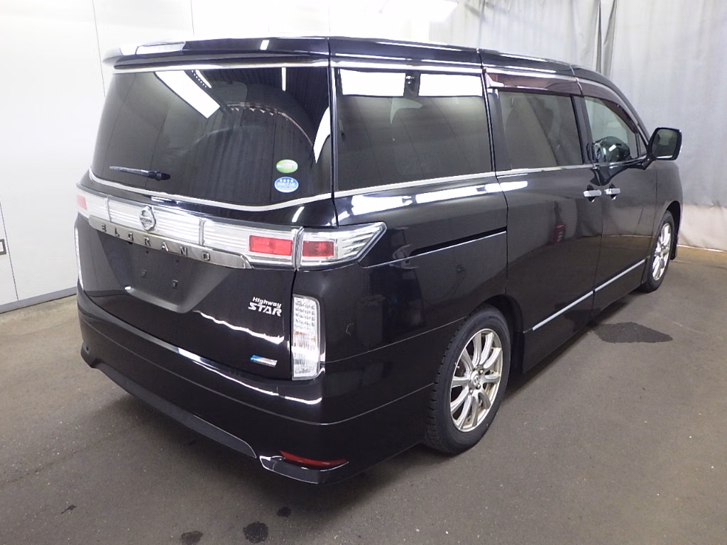 NISSAN ELGRAND
