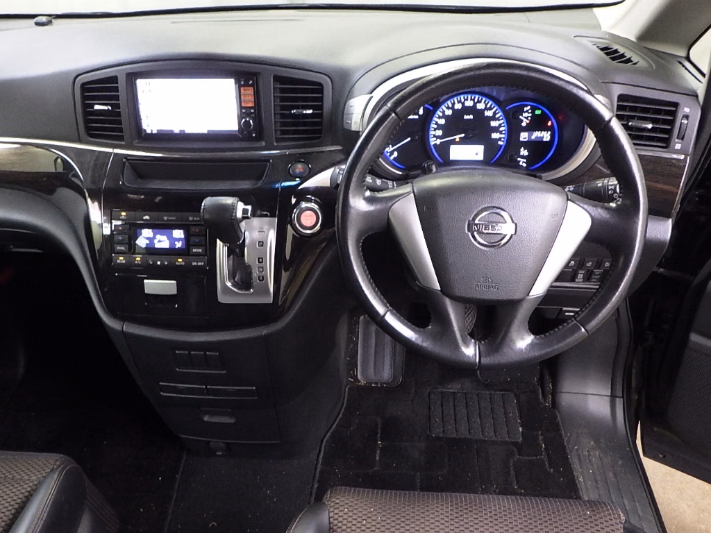 NISSAN ELGRAND