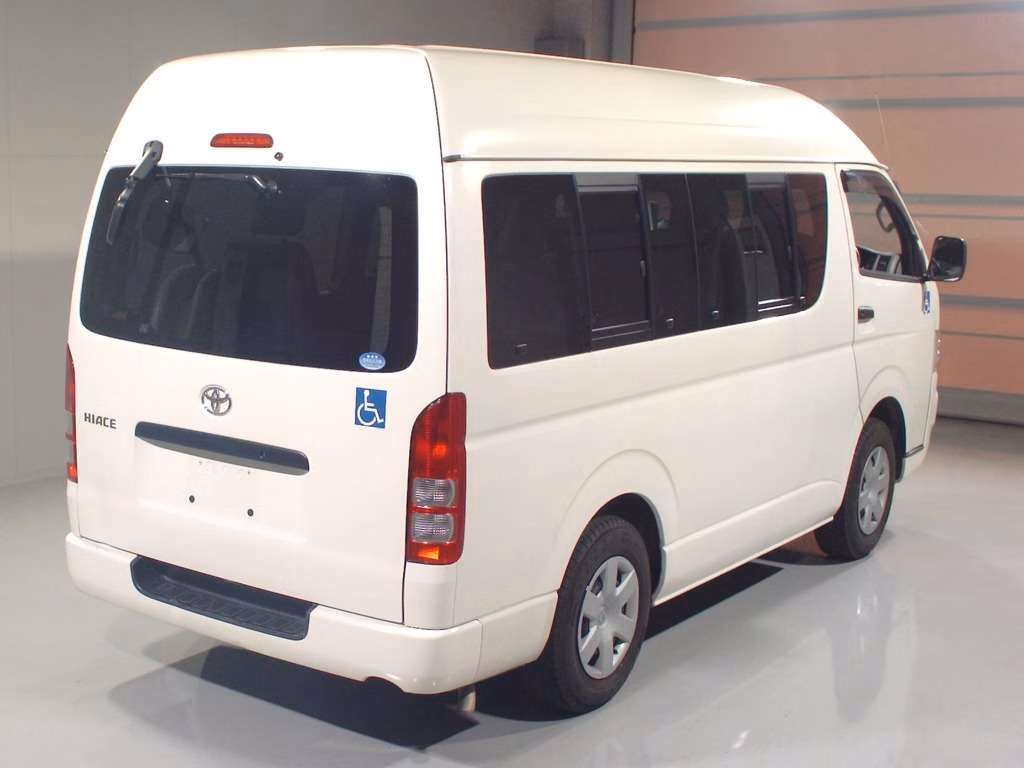 TOYOTA REGIUS ACE