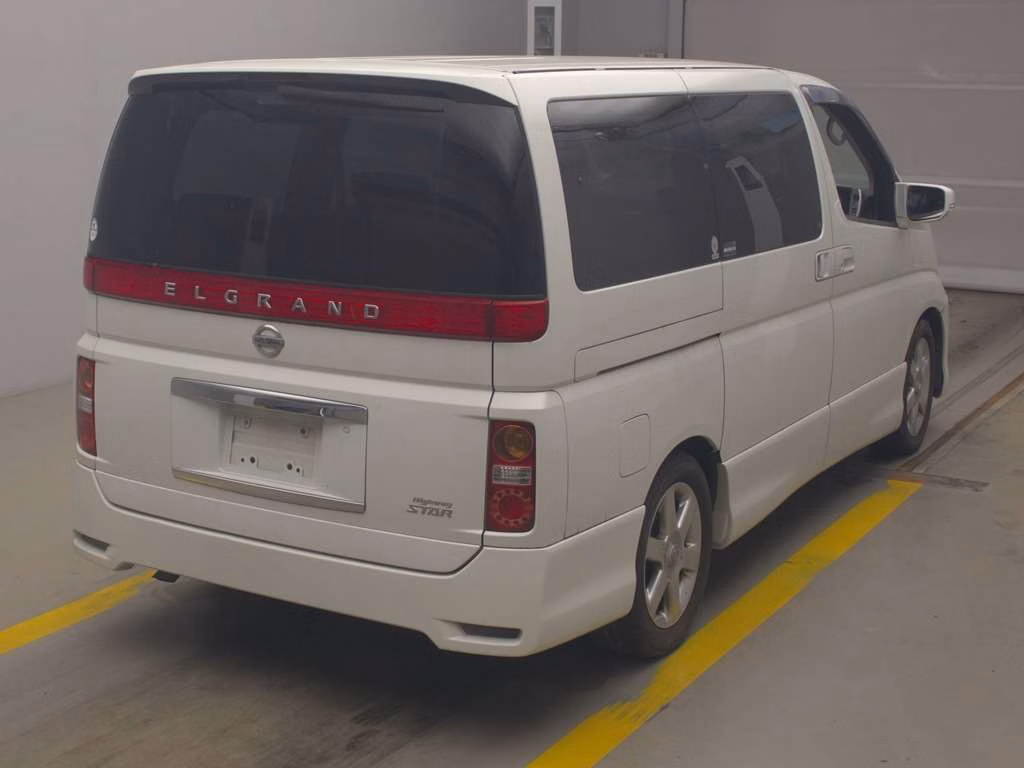 NISSAN ELGRAND