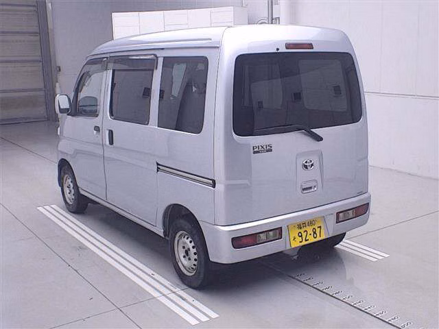 TOYOTA PIXIS VAN