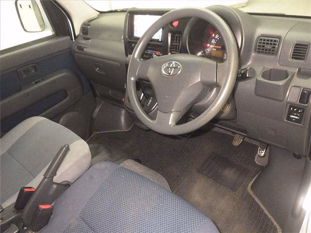 TOYOTA PIXIS VAN