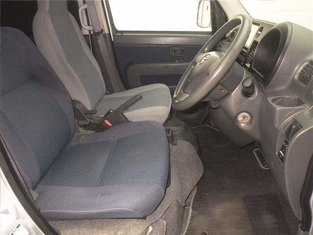 TOYOTA PIXIS VAN