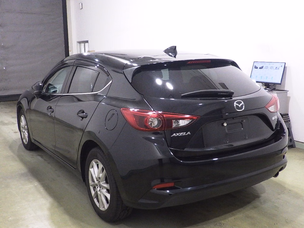 MAZDA AXELA