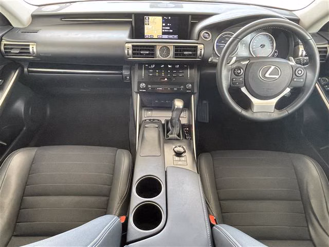 LEXUS IS300H