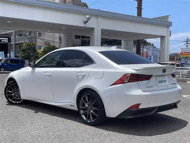 LEXUS IS300H