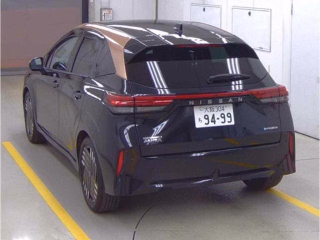 NISSAN AURA