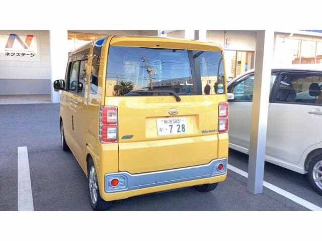DAIHATSU WAKE