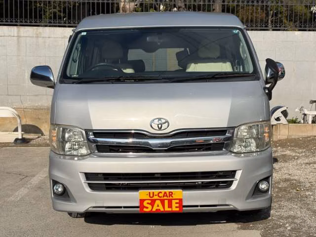 TOYOTA HIACE