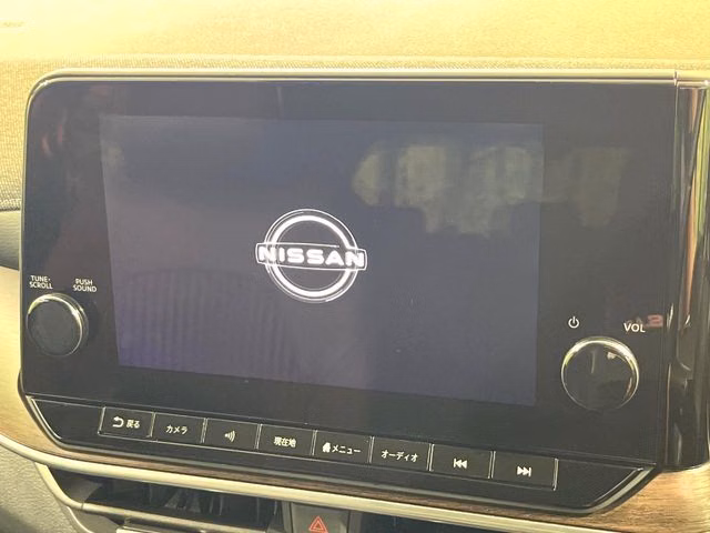 NISSAN AURA