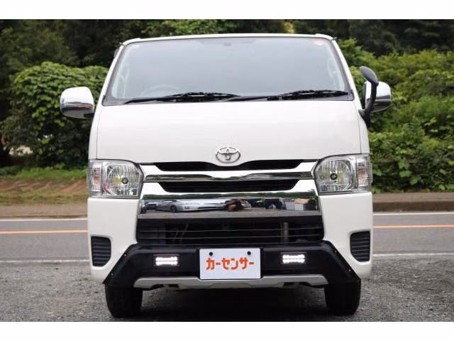 TOYOTA REGIUS ACE