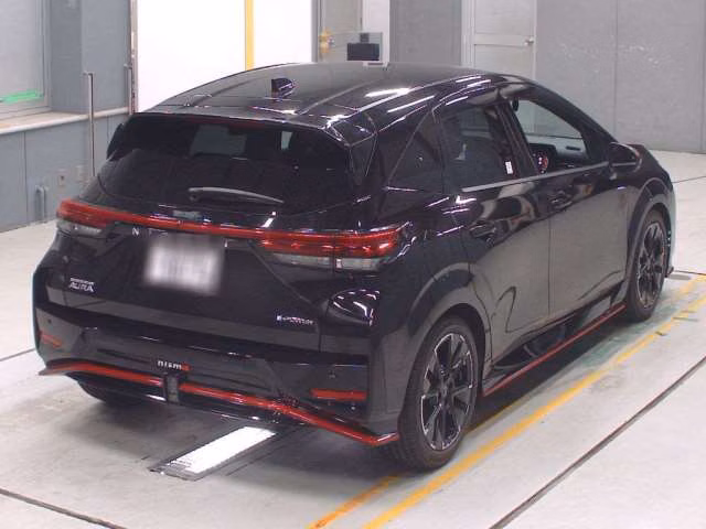 NISSAN AURA