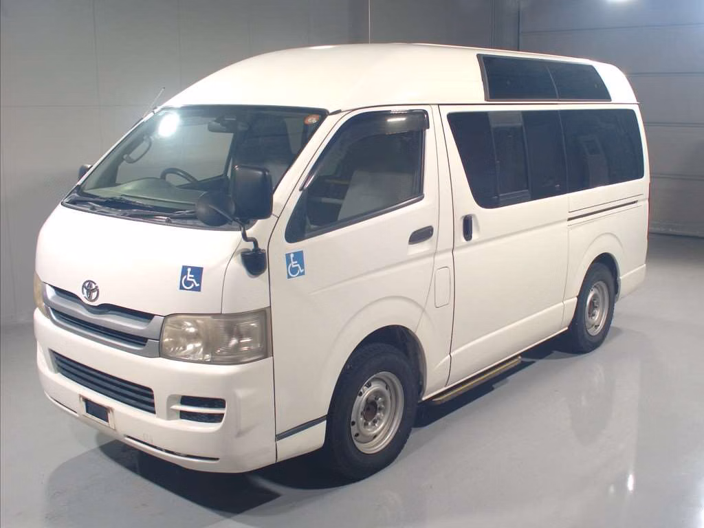 TOYOTA REGIUS ACE