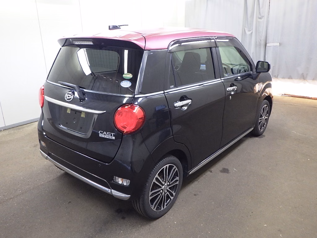 DAIHATSU CAST