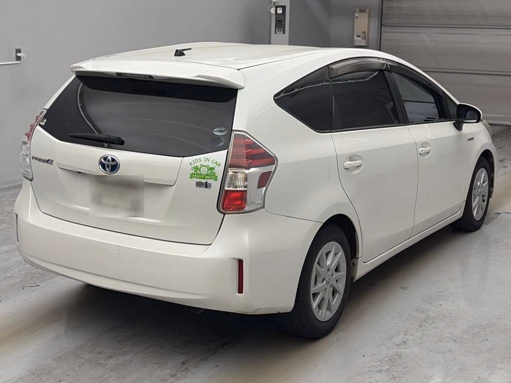 TOYOTA PRIUS ALPHA