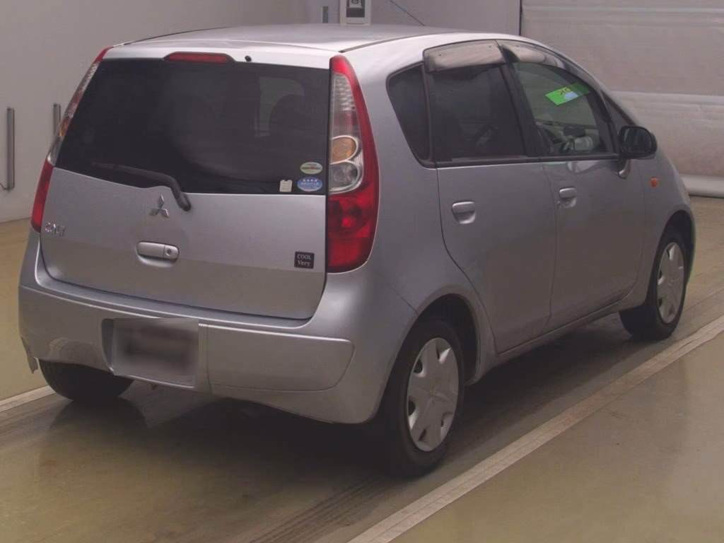 MITSUBISHI COLT