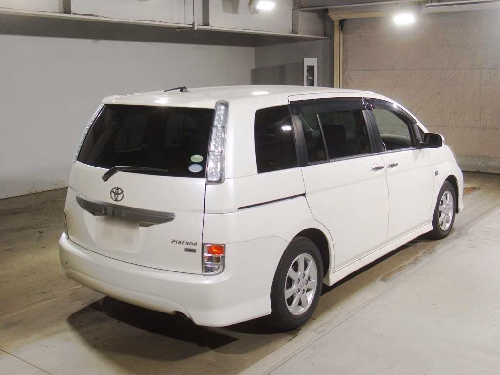TOYOTA ISIS