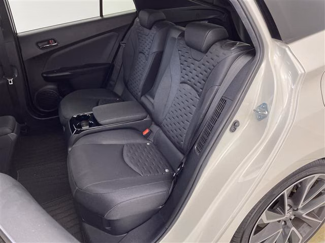 TOYOTA PRIUS PHV