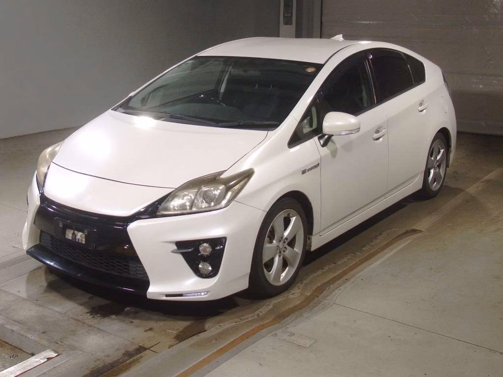 TOYOTA PRIUS