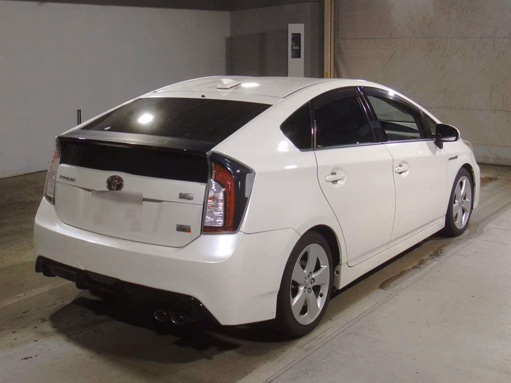 TOYOTA PRIUS