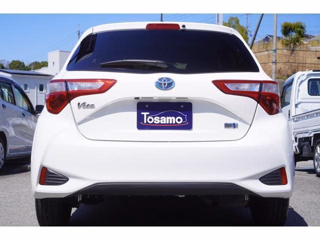 TOYOTA VITZ