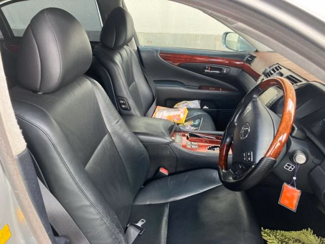 LEXUS LS600H