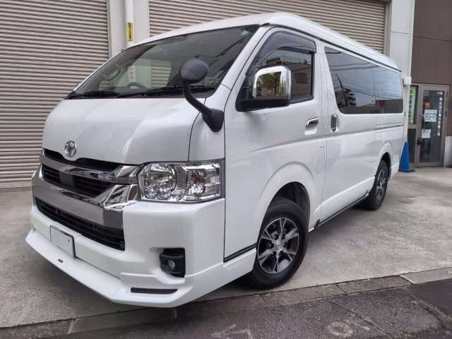 TOYOTA HIACE