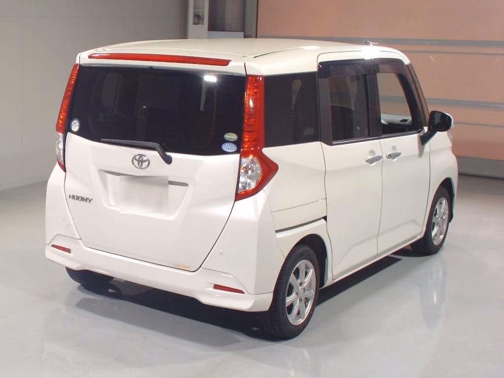 TOYOTA ROOMY