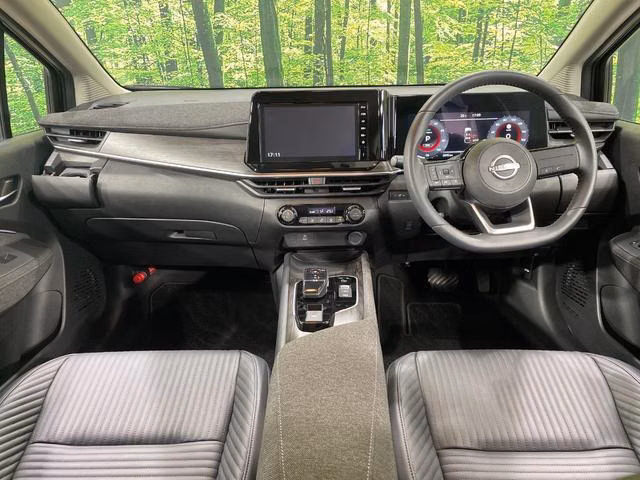 NISSAN AURA