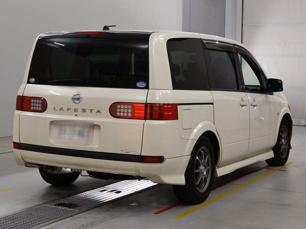 NISSAN LAFESTA