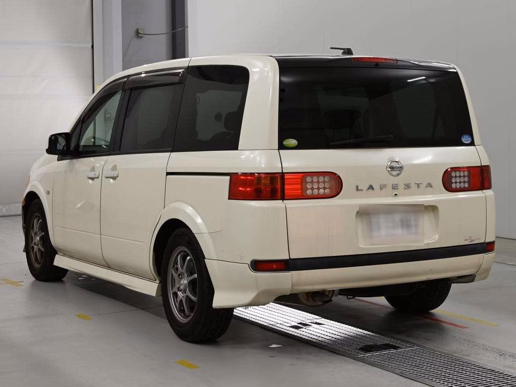 NISSAN LAFESTA