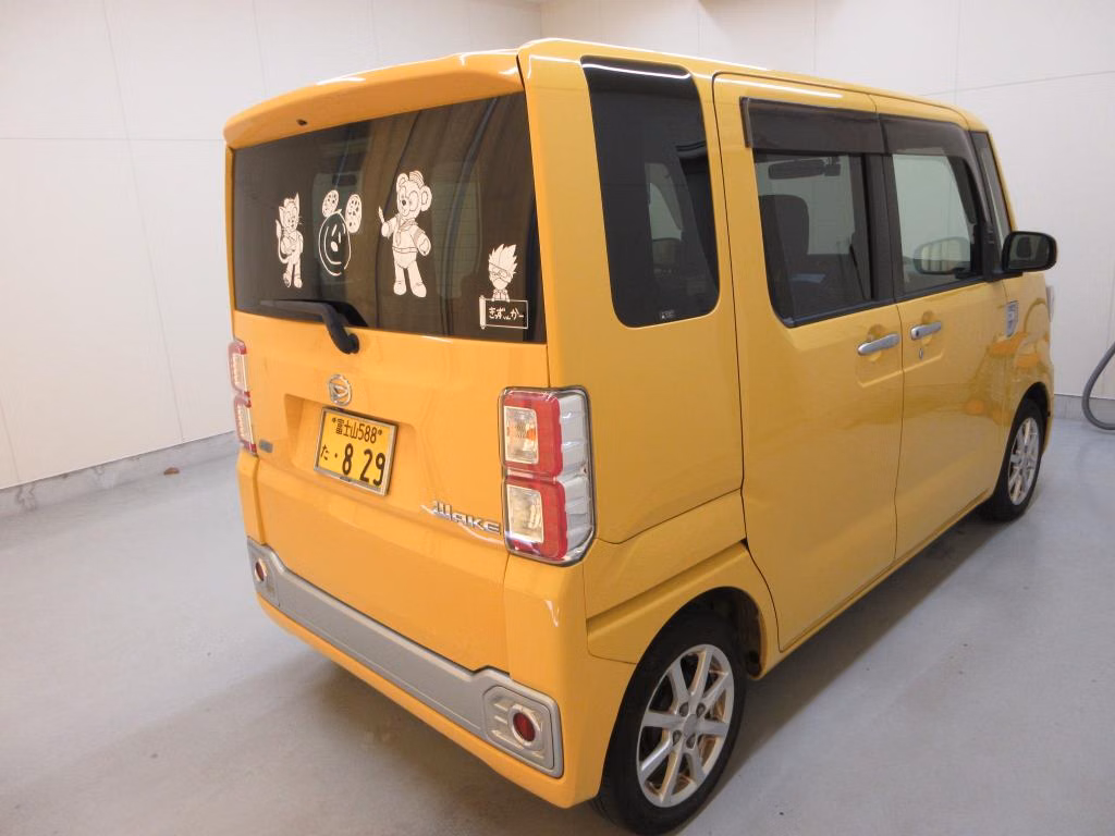 DAIHATSU WAKE