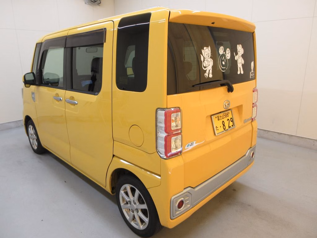 DAIHATSU WAKE