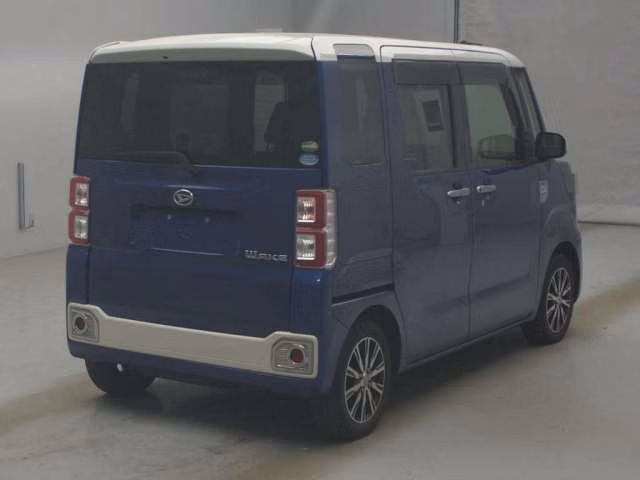 DAIHATSU WAKE