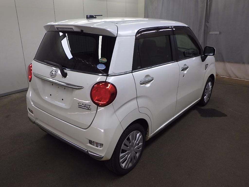 DAIHATSU CAST