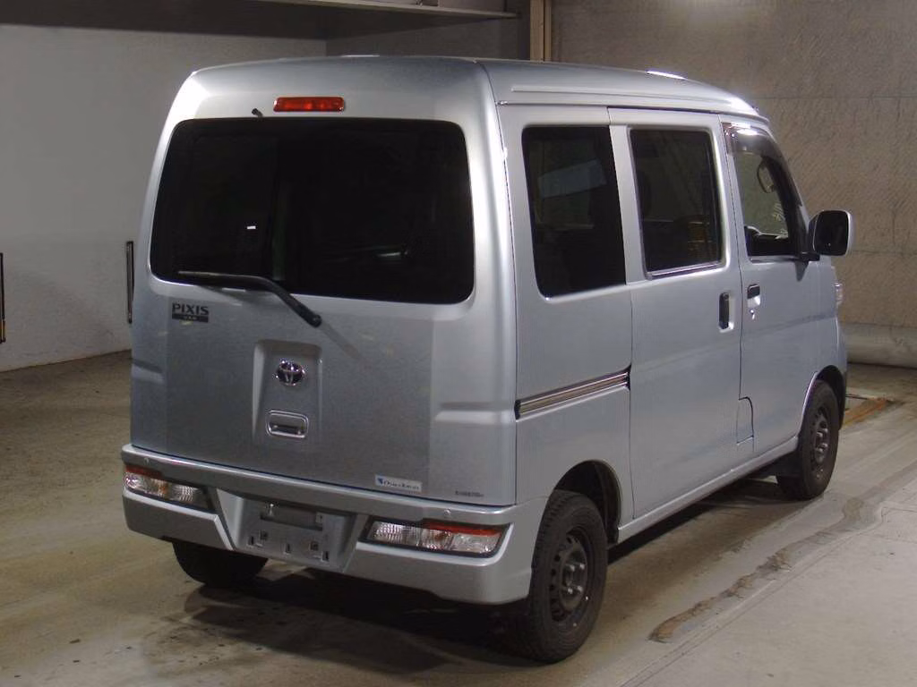 TOYOTA PIXIS VAN