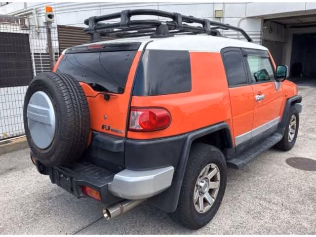 TOYOTA FJ CRUISER