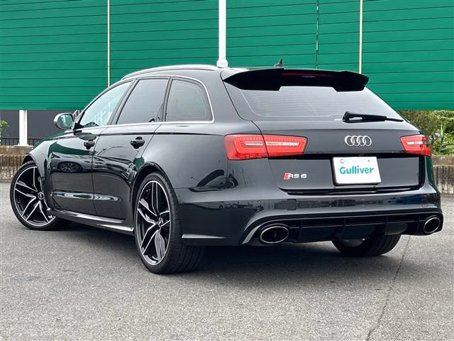 AUDI RS6