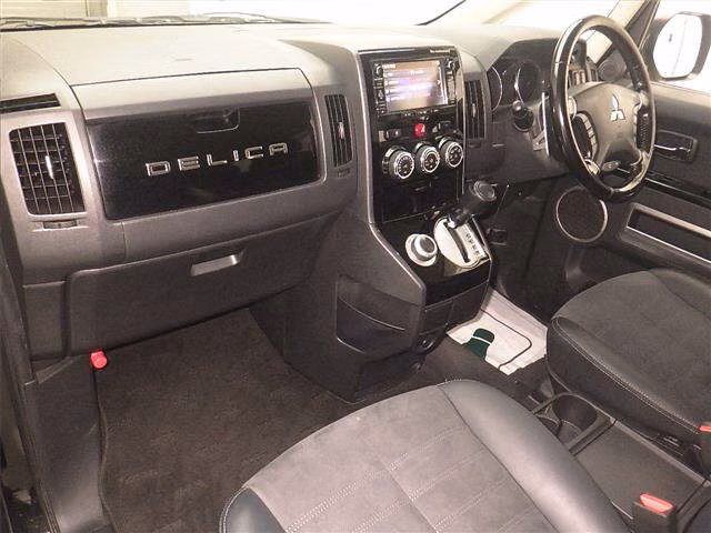 MITSUBISHI DELICA D:5