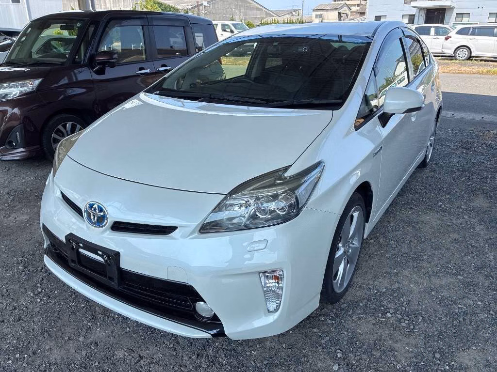 TOYOTA PRIUS