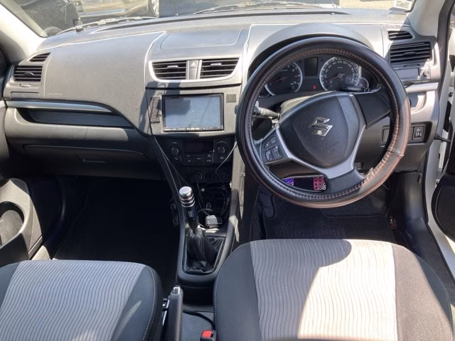 SUZUKI SWIFT