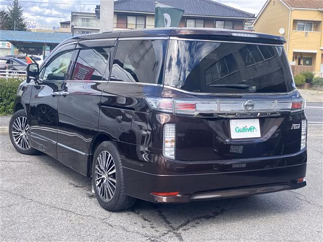 NISSAN ELGRAND