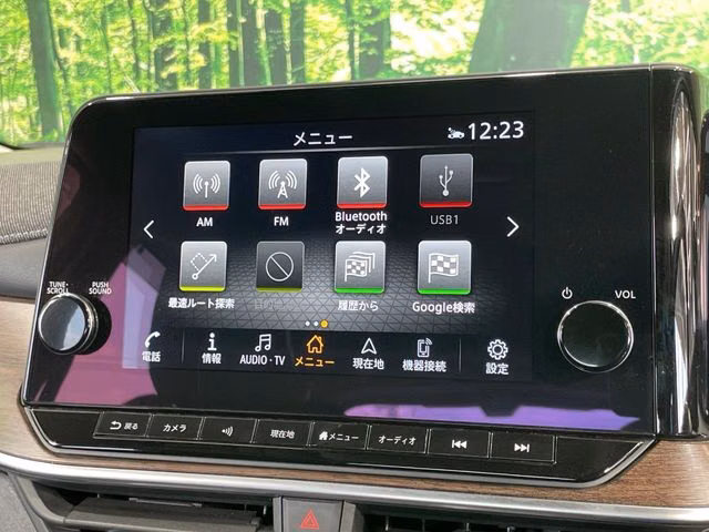 NISSAN AURA